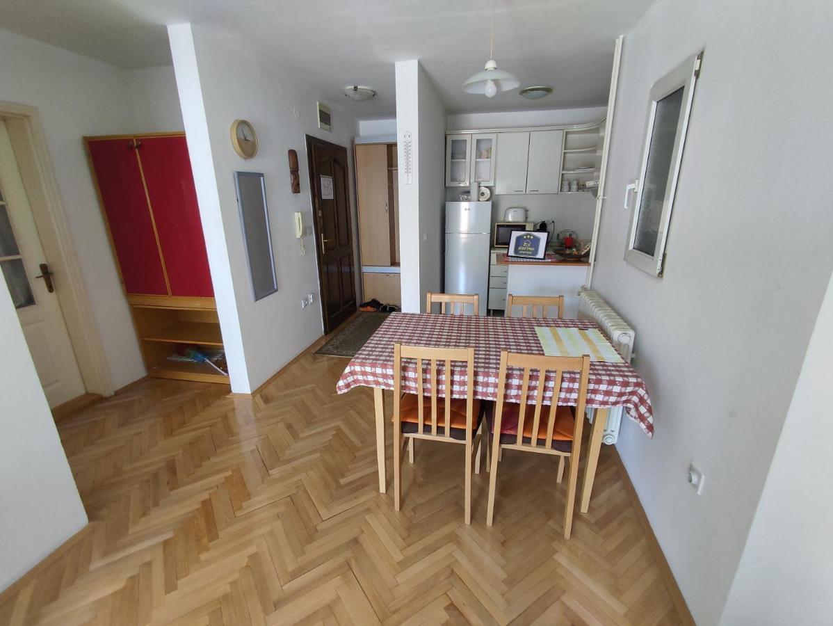 Woody Apartamento Novi Sad Exterior foto